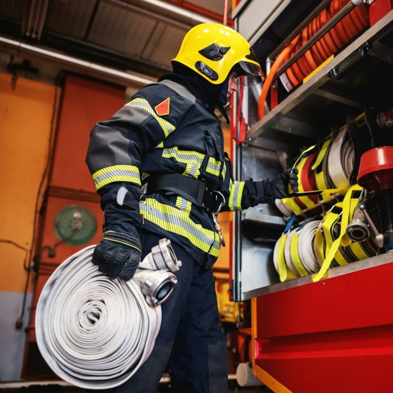 Feuerwehrbedarf: Ausrüstung für sichere Einsätze